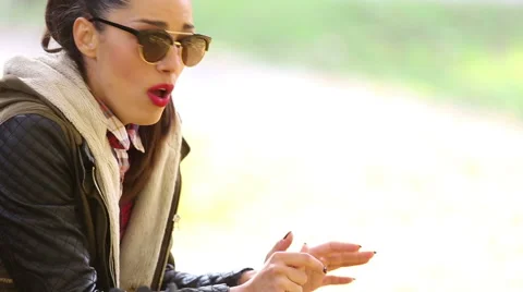 Beautiful brunette woman singing Video stock 59556583