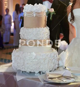 Beautiful Cake For Wedding Ceremony