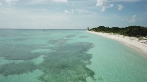 Beautiful Caribbean Beach Stockbeeldmateriaal 157130583