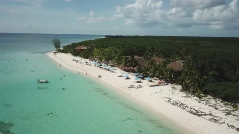 Beautiful Caribbean Beach 스톡 동영상 157132712