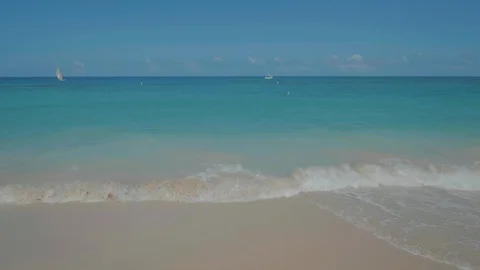 Beautiful caribbean view of sandy beach with turquoise ocean water 01 Video stock 100596958