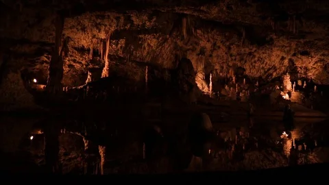 Beautiful cave system with stalagmites and stalactites Video stock 81532430