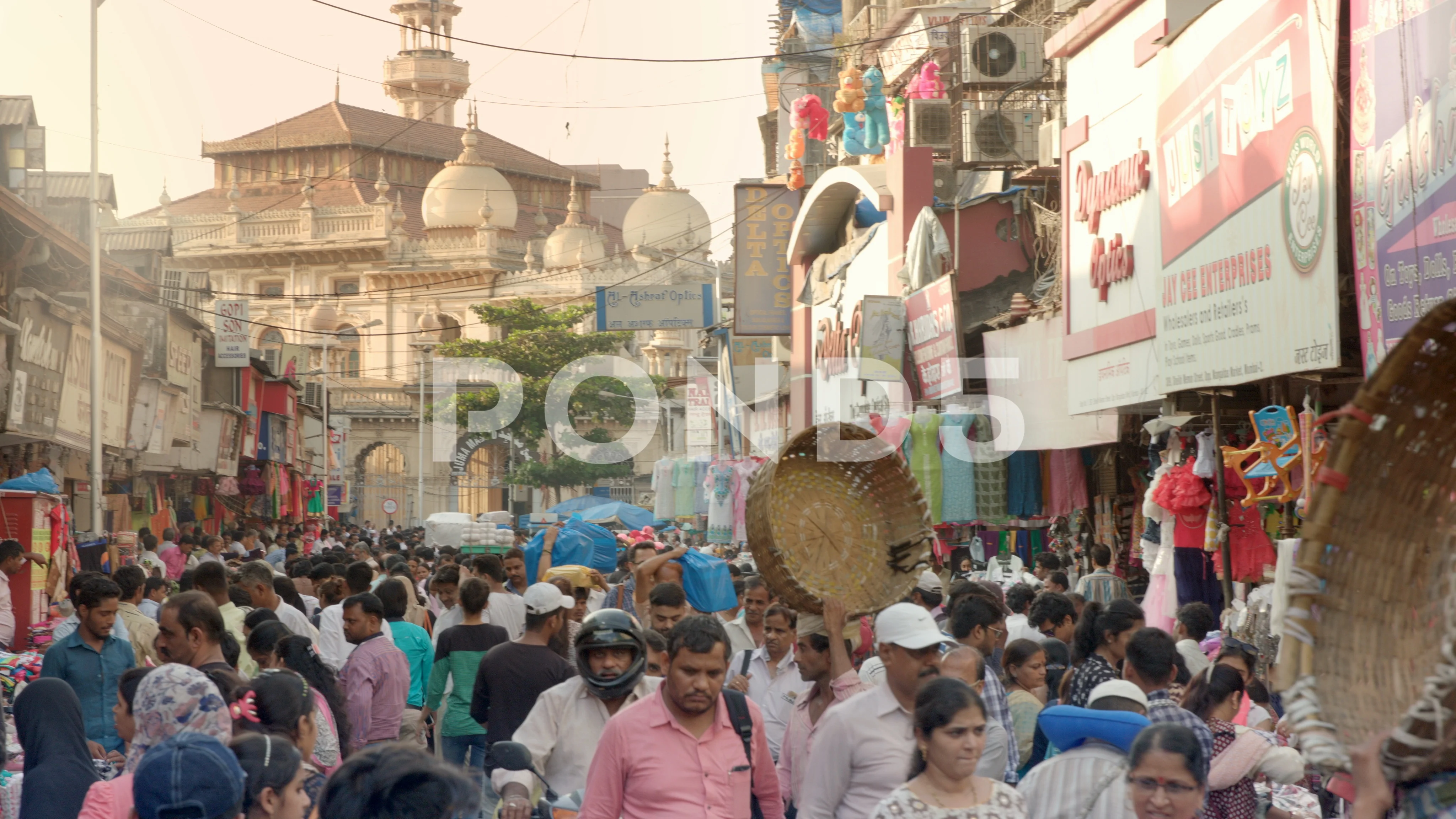 A beautiful chaos of the Indian market