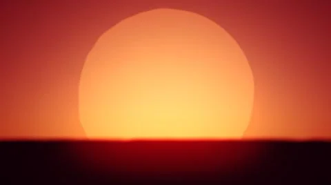 Beautiful Clear 3d  rendering of The Large Bright Sun Disc Above Horizon. Lar Ilustração Stock