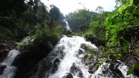 Beautiful close up Waterfall in java indonesia Vídeos de archivo 141390609