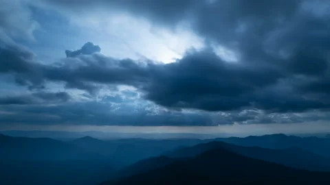 The beautiful cloud stream above mountains. time lapse Stock-Footage 95193361
