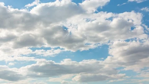 Beautiful clouds in the blue sky, time lapse, 4k Stock-Footage 135558497