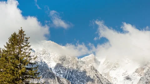 Beautiful clouds over mountains 4K Timelapse Vídeo Stock 48085101