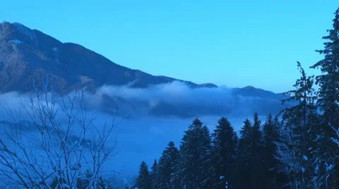 Beautiful clouds over the mountains,Timelapse. Video stock 12174424