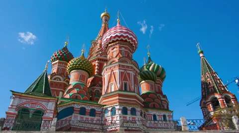 Beautiful clouds over St. Basil's Cathedral in Moscow, Russia, timelapse Video stock 39019860