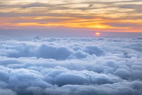 Beautiful clouds view from The Cosmiques Hut, Aiguille du Midi in the eveni.. Foto stock