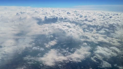 Beautiful cloudscape background with fluffy white cumulus clouds. 스톡 동영상 336930341