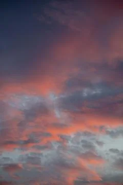 Beautiful Cloudscape with Dramatic Sky and Scenic Nature Background, No Peo.. Foto stock