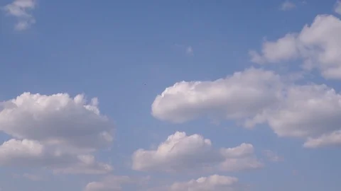 Beautiful cloudscape with large, building clouds Video stock 95060028