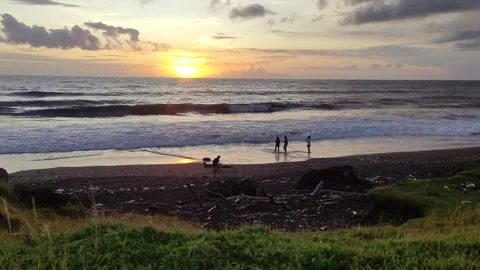 Beautiful cloudscape over the beach, sunset time lapse shot. Видео 245402495