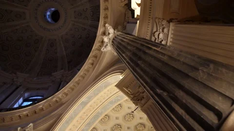 Beautiful column architectural internal structure. Video 4K 库存影片 171292606