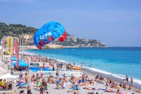 Beautiful daylight view to beach of Nice Cote d'Azur Foto stock