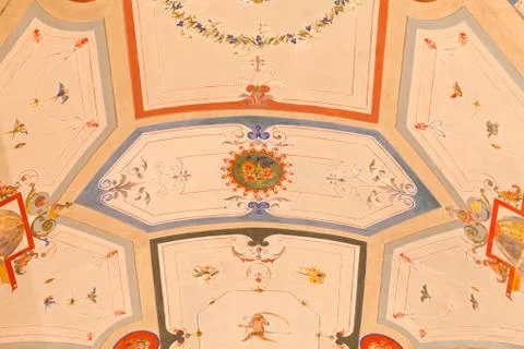 Beautiful depicted ceiling Фото