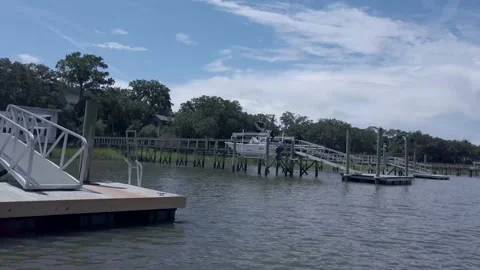 Beautiful Docks from Water on Boat while Passing in Charleston, SC Stockbeeldmateriaal 207817965