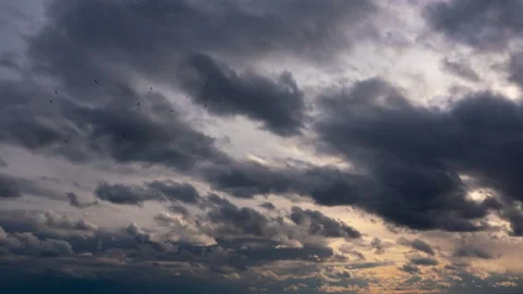 Beautiful dramatic sunset. Clouds, sun, sky. Timelapse. Stock Footage 168781394