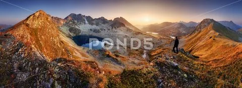 Beautiful dramatic sunset in the mountains. Landscape with sun, Slovakia Tatr Stock Photos