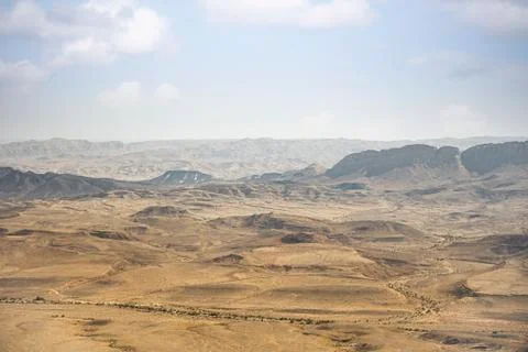 Beautiful dramatic view of the desert. Wilderness. Nature landscape. Makhtesh 库存照片