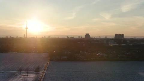 Beautiful Drone Flight over Mannheim in Sunset Vídeos de archivo 151752018