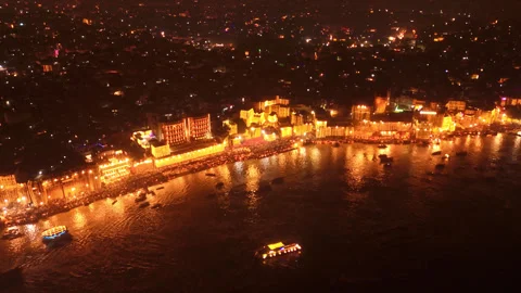 Beautiful drone view of Varanasis Dev Deepawali celebration. Thousands of l.. 库存影片 347449800