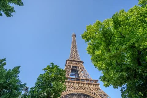 Beautiful Eiffel Tower in Paris. Nice day Foto stock