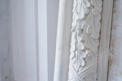 Beautiful elements of luxury wall design, white stucco mouldings over light Foto stock