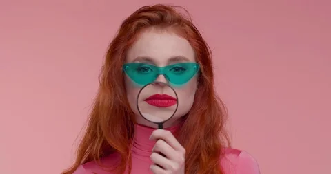 Beautiful female Model Using Dandruff and Chews Gum at same Moment. Stock-Footage 126219678