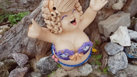 Beautiful figure with ants inside 库存影片 92548220