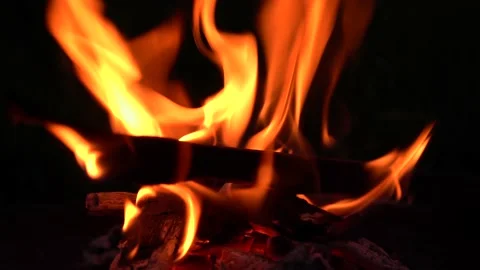 Beautiful fire flames Видео 136422971