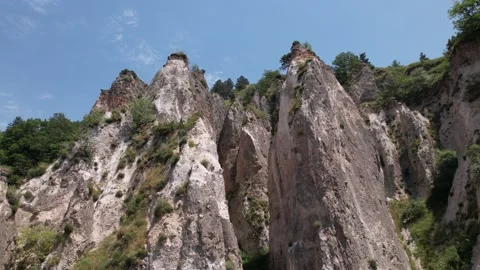 A beautiful flight on a drone through sharp rocks 動画素材 168489030
