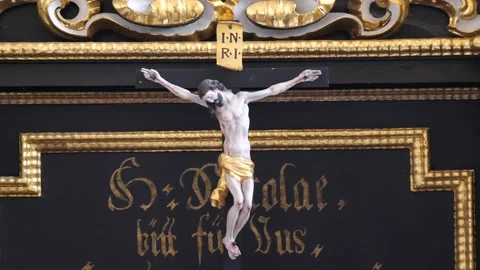Beautiful gothic high altar in old 12th century church in Austria 스톡 동영상 219458952
