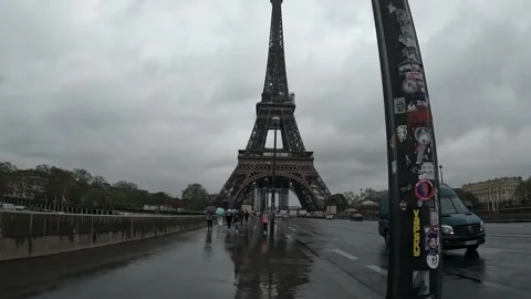 Beautiful Hyperlapse crossing Pont d'Iéna. Video 4K Video stock 219030132
