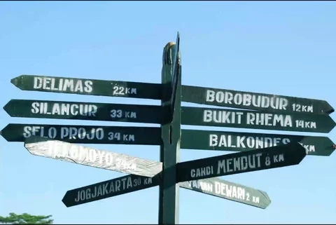 Beautiful hyperlapse moves quickly Stock Footage 121844307