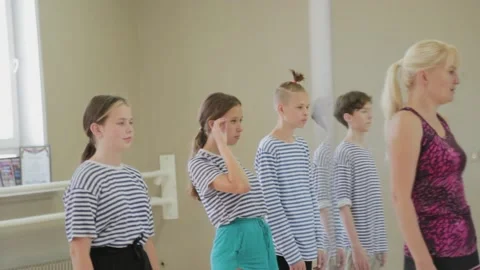Beautiful kids learn pantomime at pantomime theater. Stock Footage 139117648