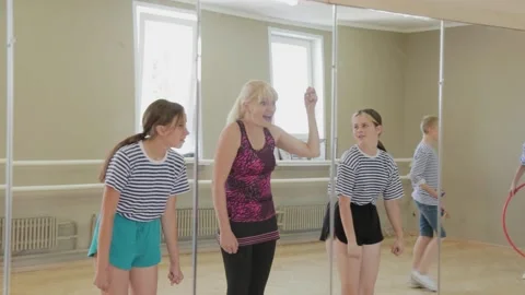 Beautiful kids learn pantomime at pantomime theater. Stock Footage 139118930