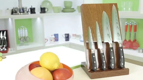 Beautiful knives on a stand Vídeos de archivo 69146909