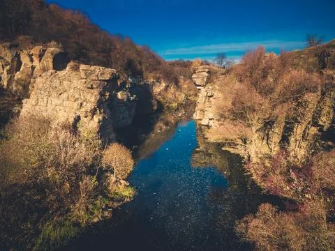 Beautiful lake in the rocks Fotos Stock