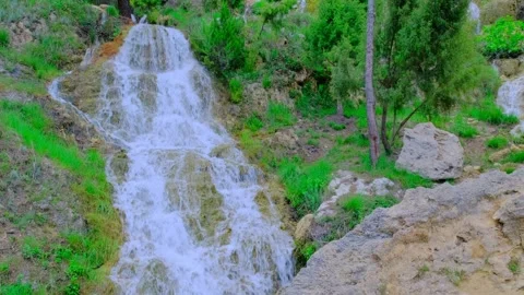 Beautiful large waterfall in a real time. Vídeos de archivo 219886334