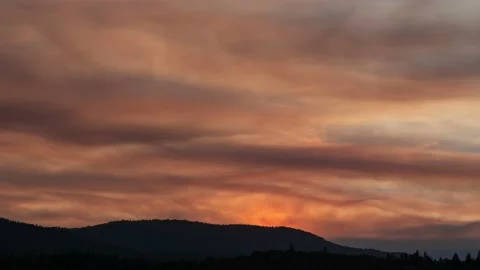 Beautiful Light in this Sunset Time-lapse. Stock Footage 139102998
