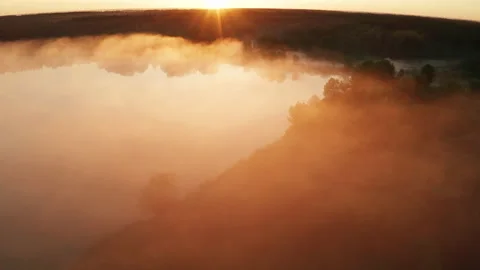 Beautiful misty dawn in the spring on the river. Stock Footage 158240954