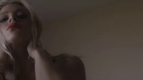 Beautiful model in Maui 動画素材 73305528