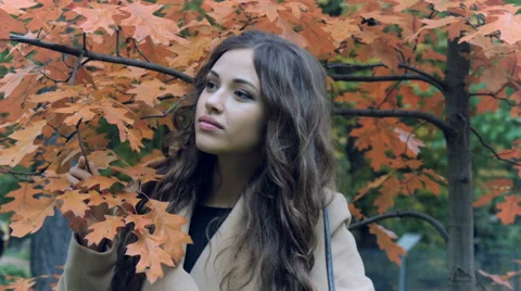 Beautiful model posing for photos Video stock 68290351