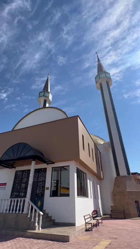 Beautiful modern mosque Stock Footage 337234176