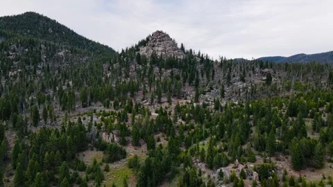 Beautiful Monatana Mountain Pull Back, 4K Video stock 321820245