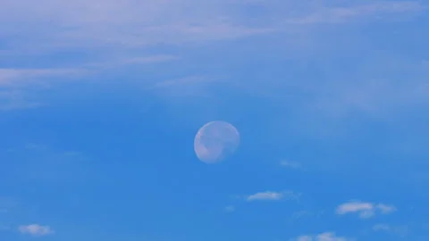 Beautiful  moon in blue sky Vidéo 333242722