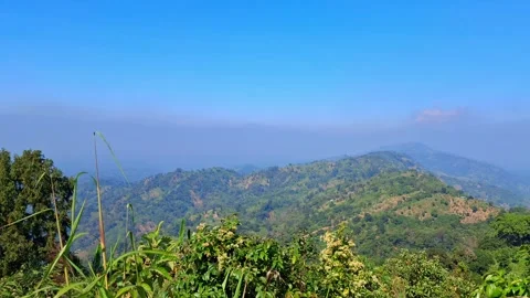 Beautiful Mountain Landscape with Clear Blue Sky and Green Foliage Vídeo Stock 331657375